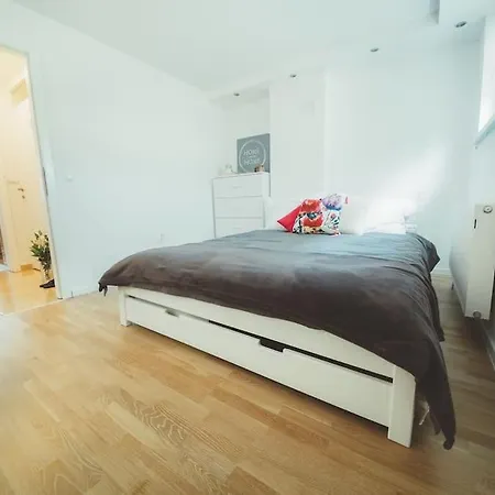 アパート Feel - Old Town With Parking *