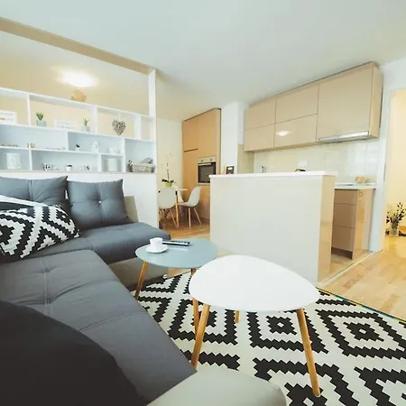 アパート Feel - Old Town With Parking サラエヴォ